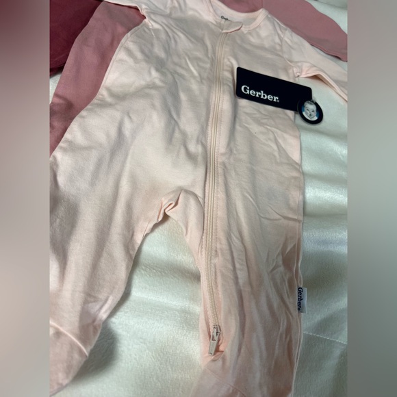 Gerber girl  bundle 3 One Pieces - Rose‎ and Blush - Picture 5 of 5